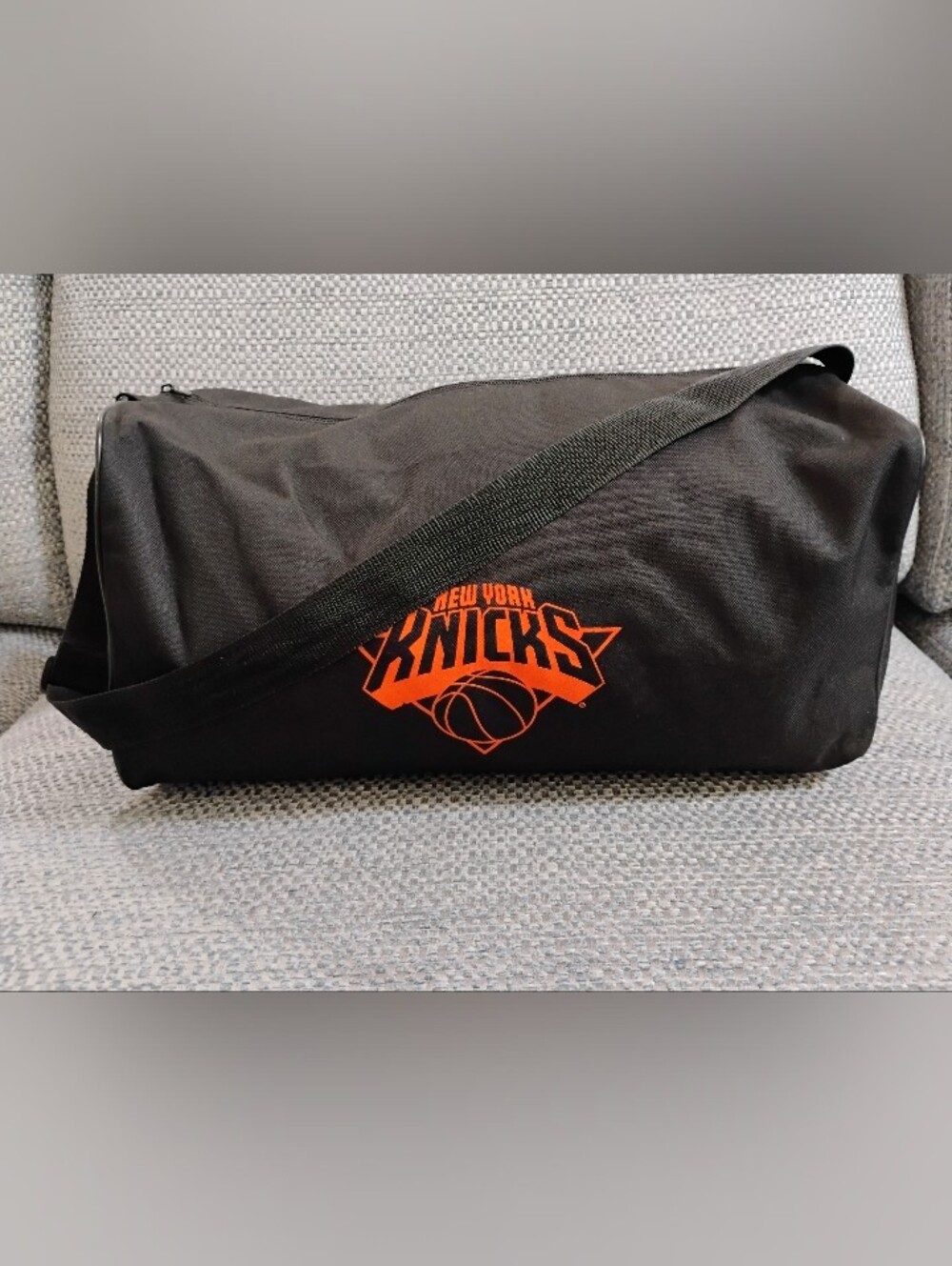 Vintage NY Knicks / Continental Airlines MSG Promo Duffle Bag